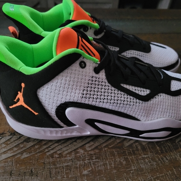 Jordan Tatum 1 GS 'Home Team' Basketball Shoes - White/Black/Orange 7Y/ 8.5W DS - Picture 9 of 10